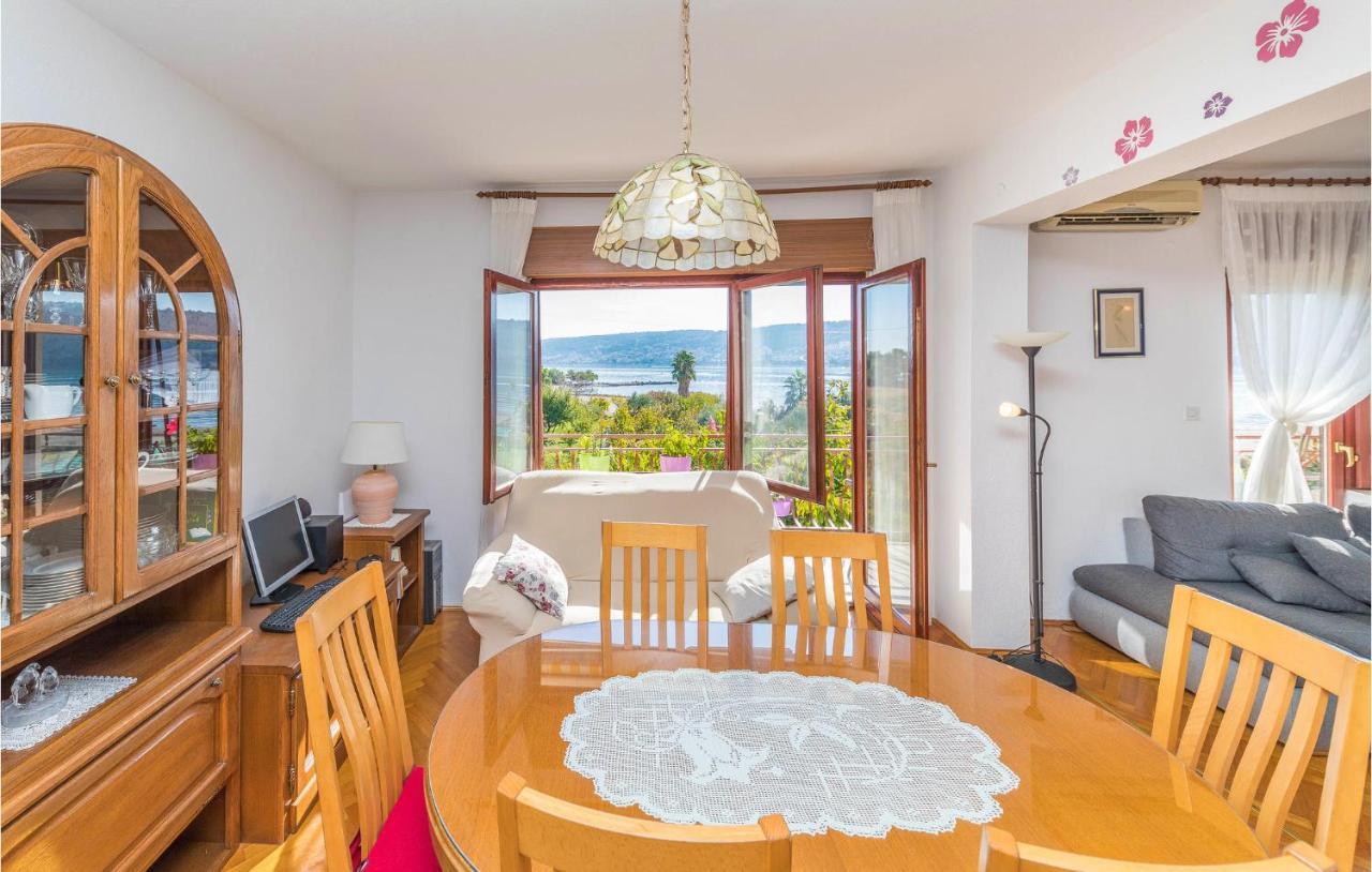 Beautiful Apartment In Trogir With Wifi Экстерьер фото