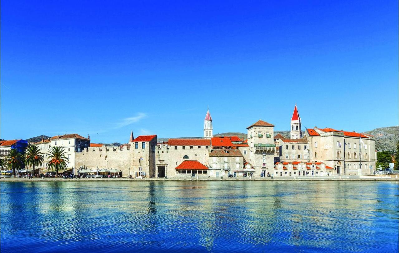 Beautiful Apartment In Trogir With Wifi Экстерьер фото